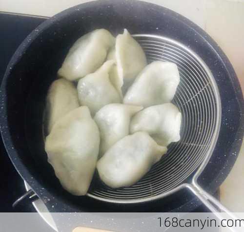 冷冻水饺怎么煮_冷冻水饺怎么煮不破皮