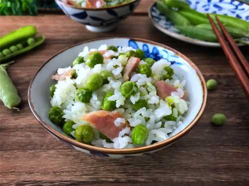 四川豌豆腊肉糯米饭