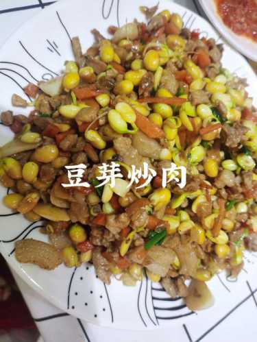 黄豆芽炒肉的做法