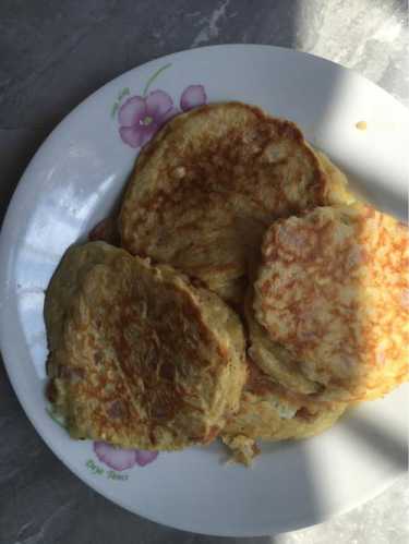 米饭鸡蛋饼的做法