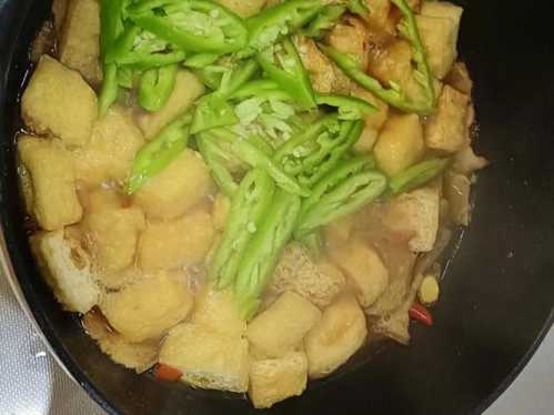 油豆腐炒肉的做法